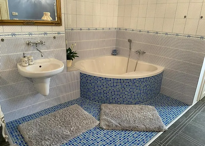 Dvouluzkovy Blue Grace Na Zamku Privatunterkunft